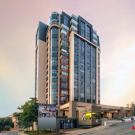 Luxurious Sandton Skye Apartment Екстер'єр фото