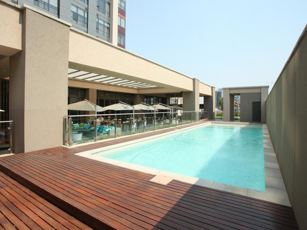 Luxurious Sandton Skye Apartment Екстер'єр фото
